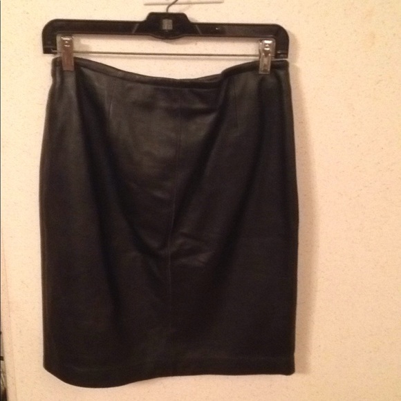 👯 EXPRESS Genuin leather skirt,size 3-4👯 - Picture 3 of 5